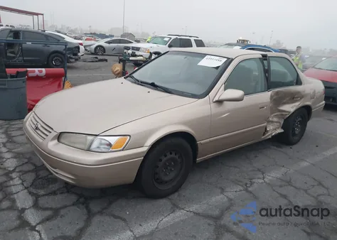 1998 Toyota Camry Le z USA, uszkodzony, nr VIN JT2BG22K7W0243918